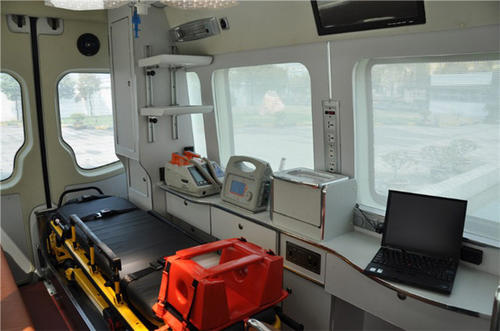 谷城县救护车内部
